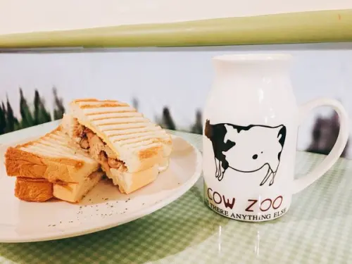 【新北板橋】 初鹿小站~牧場鮮奶做的鮮奶茶好喝