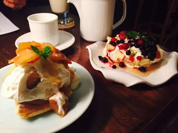 捷運科技大樓站✿未央咖啡✿驚人的莓果蛋白餅! 台北久坐有插座咖啡廳~