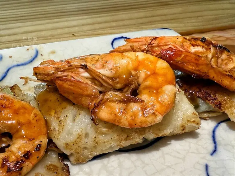 台中市外埔區超霸氣的蝦仁粉漿蛋餅，一早還有蚵仔煎、米糕、炒飯、鹹菜鴨可以吃