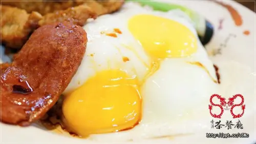 【香港88茶餐廳】捷運台北101/世貿站～最道地的正港美食，必點豬扒餐肉煎雙蛋餐&絲襪奶茶