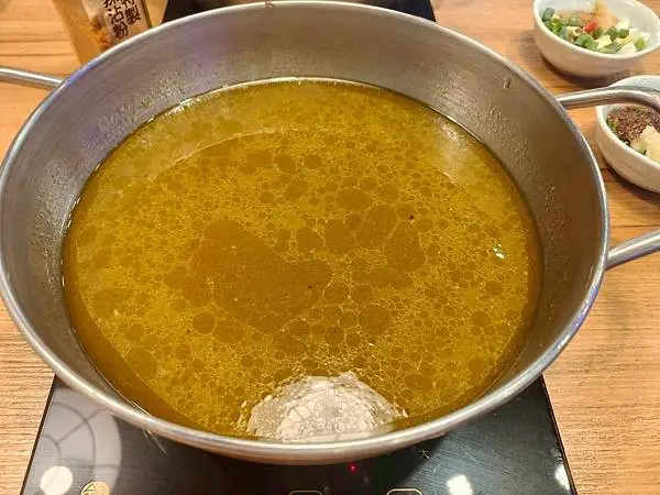 “三重國小捷運站鍋物美食推薦-海牧鍋物”吃飽喝足的海鮮漁夫鍋