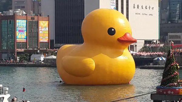 【遊記】基隆。感受黃色小鴨的迷人魅力與歡樂氛圍。