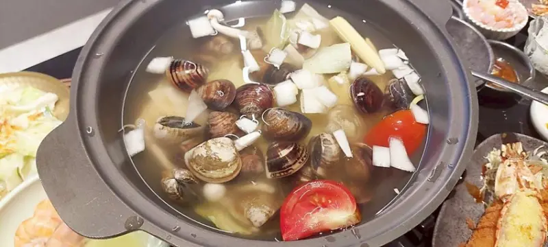 美食｜高雄美食推薦「這間串燒」，最Chill吃到飽 KTV，