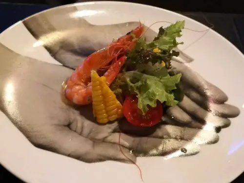 燈光美氣氛佳｜餐點怎麼點都好吃｜壽星活動｜送試管酒龍蝦通通都有｜台南天馬星空餐酒館