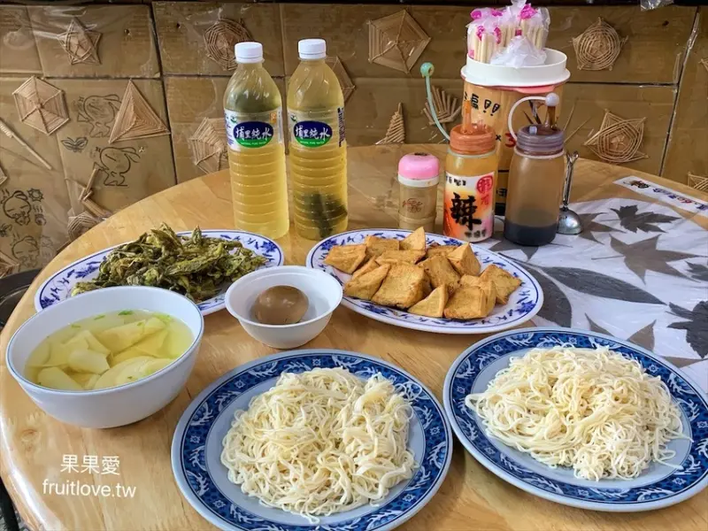 平價又多樣的特色料理小吃，還有自家販售的好喝包種茶