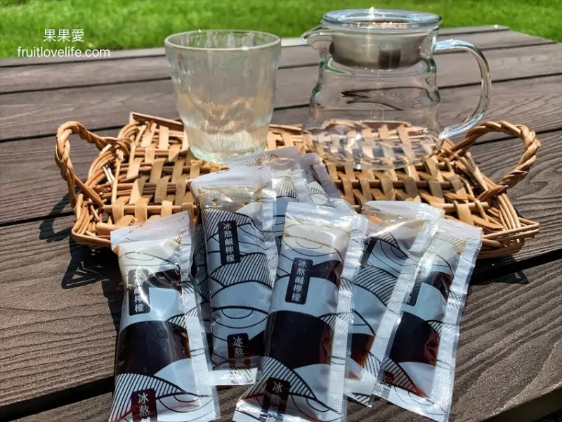 檸檬嚴選鮮採熬製，冰熬鹹檸檬快速沖泡，好喝又能補充每日維他命C，還有三種風味的芭樂乾