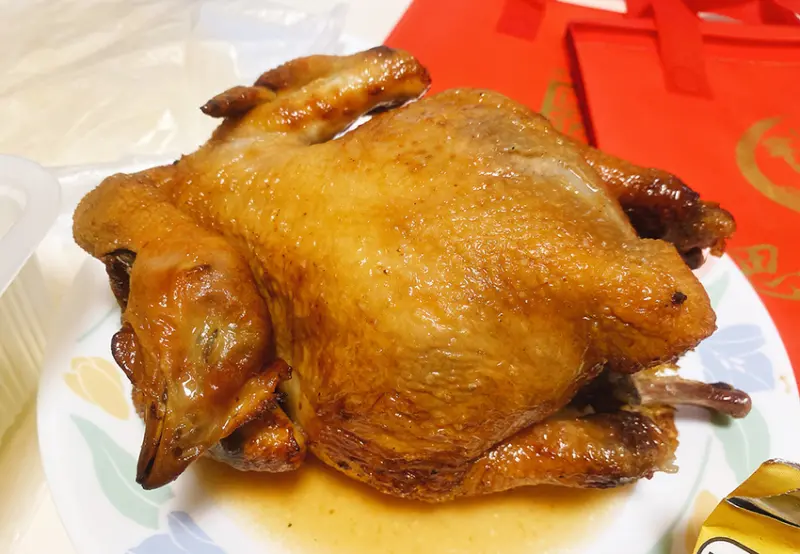 中和板橋烤雞【思汗烤雞】蒜味烤雞鮮嫩噴汁超好吃／烤全雞價格超佛，多重吃法非常適合外帶聚餐，CP值超高的烤雞推薦│中和板橋外帶烤雞