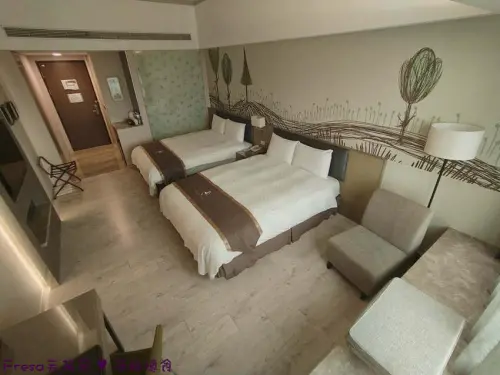 嘉義市西區嘉義飯店【尊皇大飯店】頂樓星空泳池＋月光酒吧＋嚮鍋火鍋吃到飽＋迎賓汽水免費暢飲.渡假放鬆玩一天│嘉義住宿│親子飯店