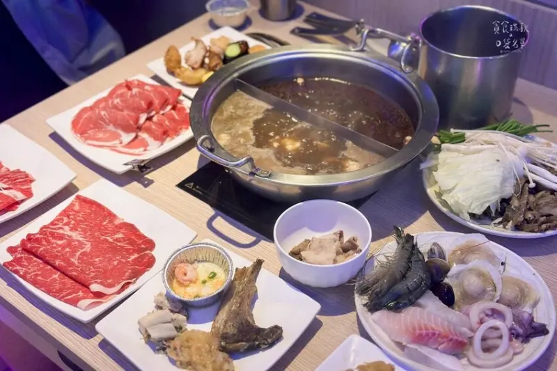 台中東區｜期間限定泰式料理、肉骨茶湯底、M9和牛吃到飽｜饗麻