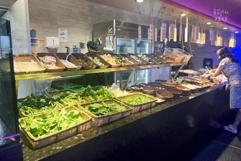 台中東區｜期間限定泰式料理、肉骨茶湯底、M9和牛吃到飽｜饗麻