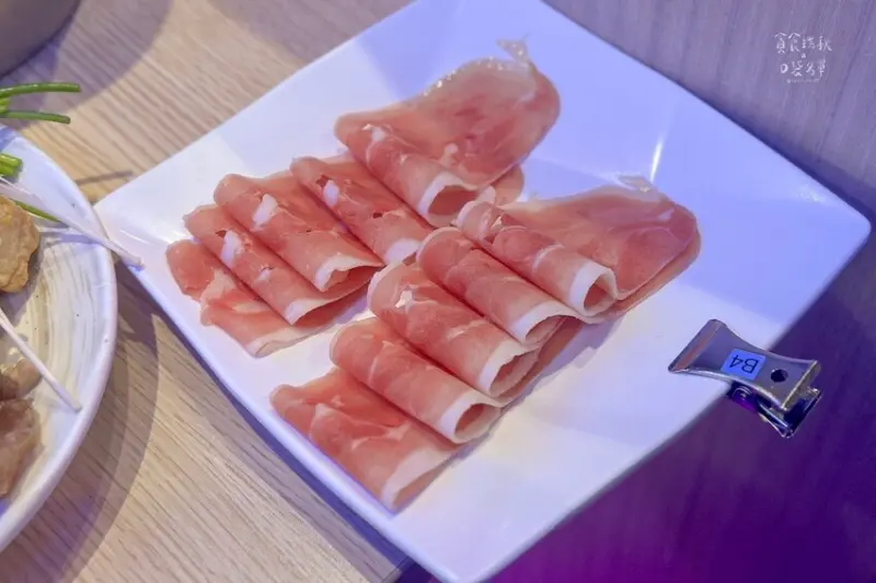 台中東區｜期間限定泰式料理、肉骨茶湯底、M9和牛吃到飽｜饗麻