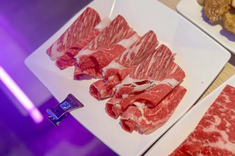 台中東區｜期間限定泰式料理、肉骨茶湯底、M9和牛吃到飽｜饗麻