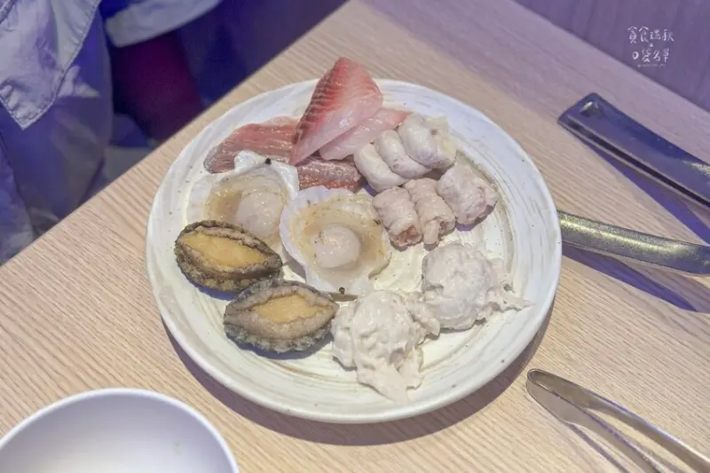 台中東區｜期間限定泰式料理、肉骨茶湯底、M9和牛吃到飽｜饗麻