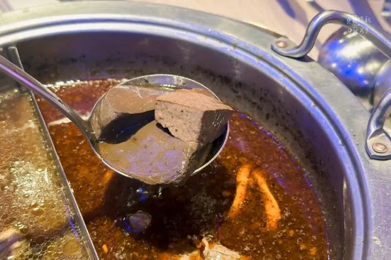 台中東區｜期間限定泰式料理、肉骨茶湯底、M9和牛吃到飽｜饗麻