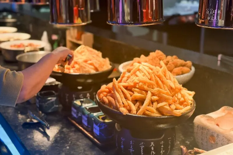 台中東區｜期間限定泰式料理、肉骨茶湯底、M9和牛吃到飽｜饗麻