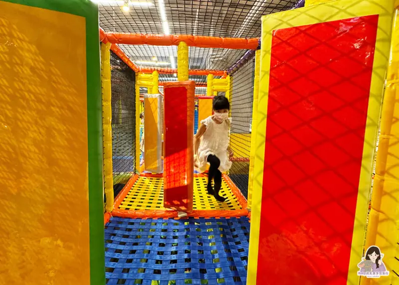 【土城親子館】PaPark爬爬客親子樂園-土城日月光店-彩虹