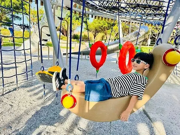 ★台中親子景點推薦★最新特色遊戲場『中央公園--飛行美樂地』