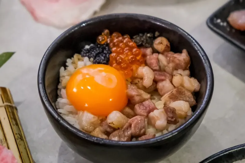 桃園市桃園區自己烤現打六折的「純水燒肉」