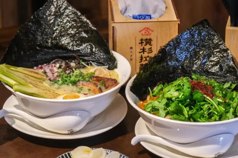 台中市西區香菜控快來台中勤美的「橫杉拉麵」實現香菜自由