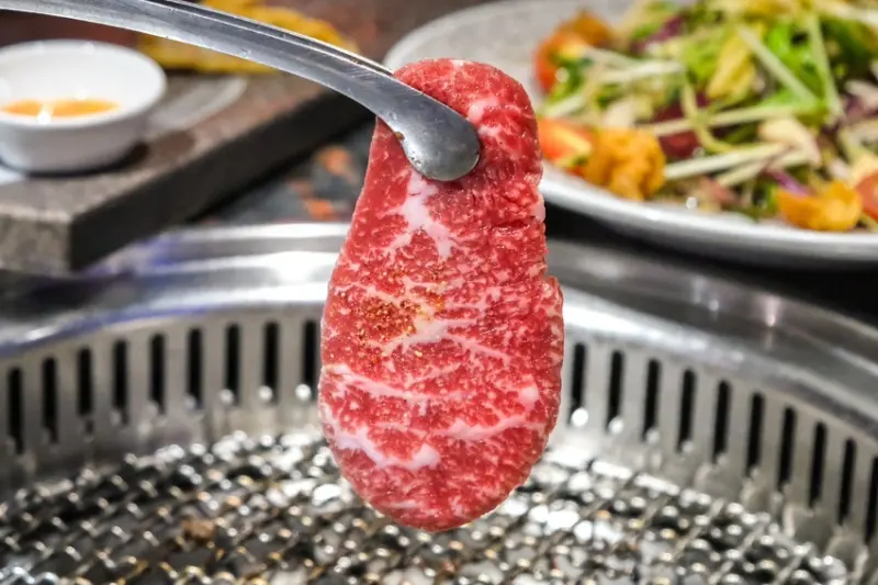 宮廷風特色燒肉在這「墨妃家京品燒肉」提供道具、服裝免費讓你穿搭拍照