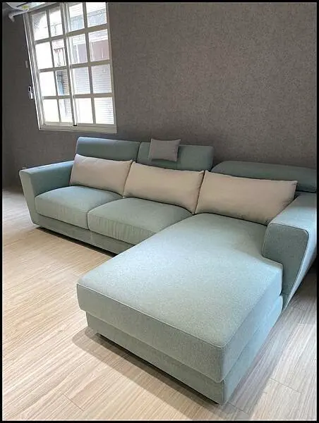 坐又銘沙發評價/台中沙發推薦/台中床墊試躺推薦/台中家居店門