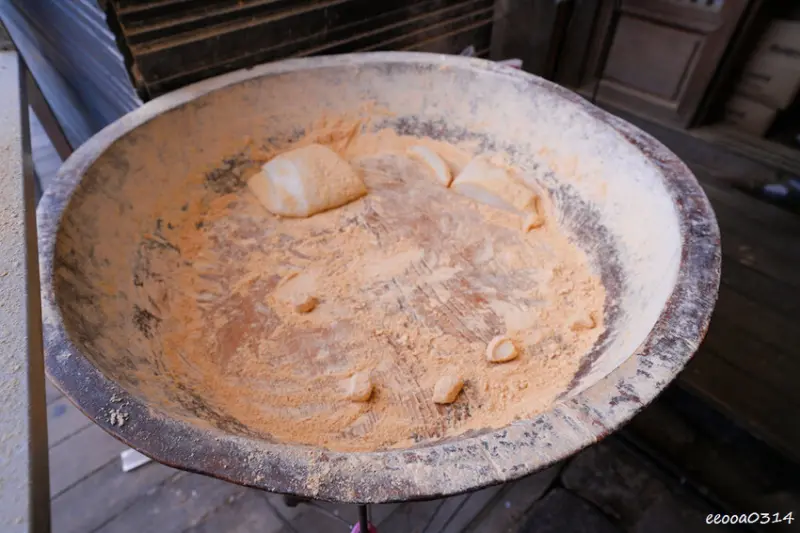 釜山旅遊「校村崔氏古宅」， 韓屋造型星巴克大陵苑店、順遊瞻星
