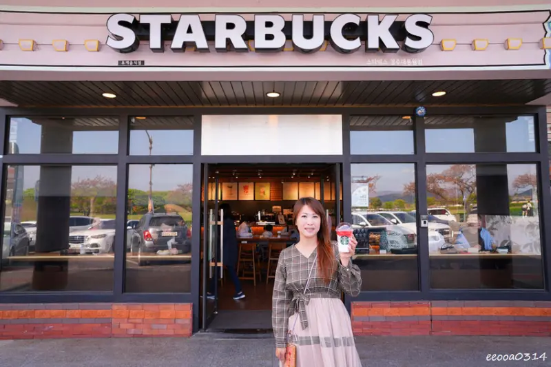 釜山旅遊「校村崔氏古宅」， 韓屋造型星巴克大陵苑店、順遊瞻星