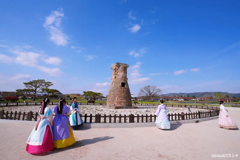 釜山旅遊「校村崔氏古宅」， 韓屋造型星巴克大陵苑店、順遊瞻星