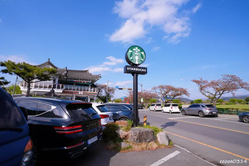 釜山旅遊「校村崔氏古宅」， 韓屋造型星巴克大陵苑店、順遊瞻星