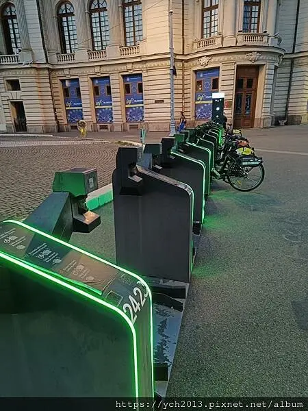 羅馬尼亞雅典娜神廟音樂廳與國立羅馬尼亞藝術博物館周邊