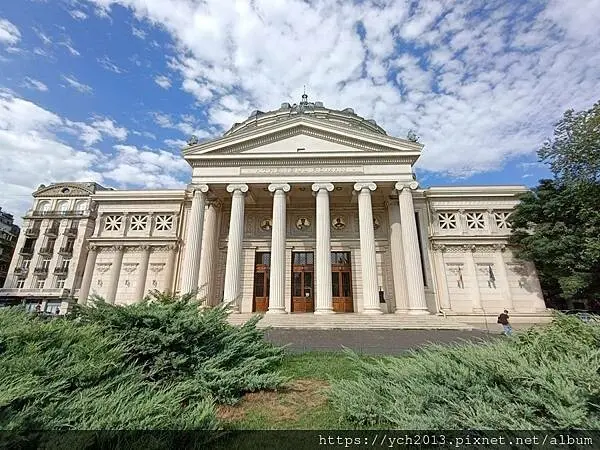 羅馬尼亞雅典娜神廟音樂廳與國立羅馬尼亞藝術博物館周邊