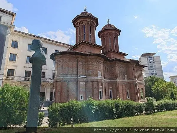 羅馬尼亞雅典娜神廟音樂廳與國立羅馬尼亞藝術博物館周邊