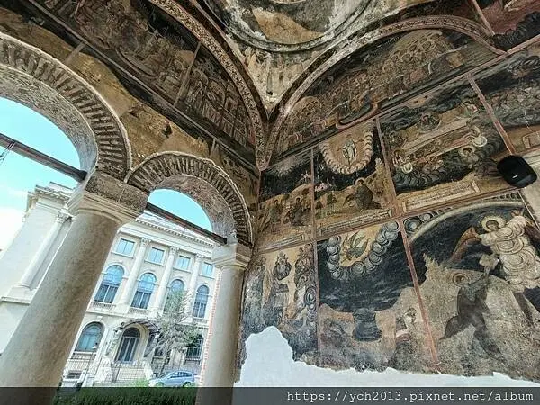 羅馬尼亞雅典娜神廟音樂廳與國立羅馬尼亞藝術博物館周邊