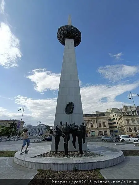 羅馬尼亞雅典娜神廟音樂廳與國立羅馬尼亞藝術博物館周邊