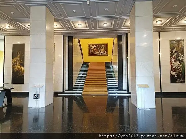 羅馬尼亞雅典娜神廟音樂廳與國立羅馬尼亞藝術博物館周邊