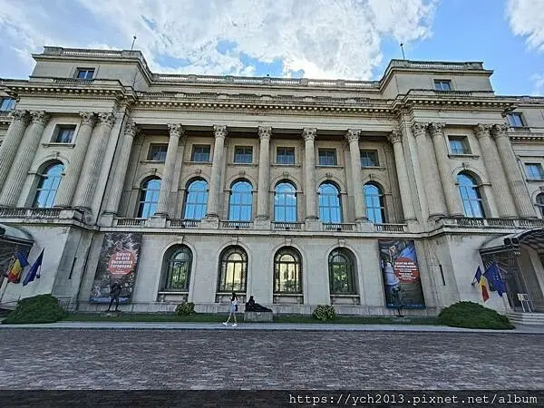 羅馬尼亞雅典娜神廟音樂廳與國立羅馬尼亞藝術博物館周邊