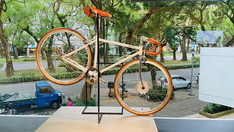 3C｜ 台北大安區EQUICK BIKE旗艦店，與咖啡結合的