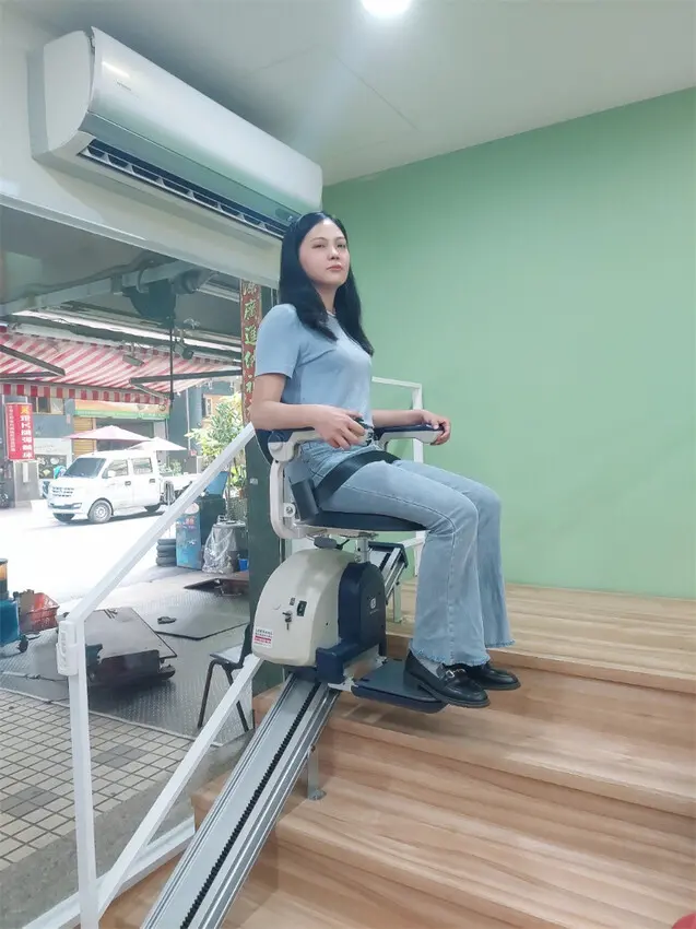 3C｜羅布森樓梯升降椅 MIT精品樓梯升降椅第一品牌上下樓好