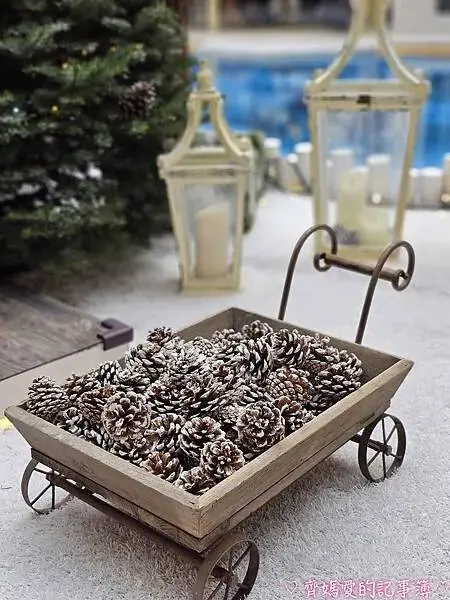 台北信義區．BELLAVITA寶麗廣場 / 新光三越聖誕樹