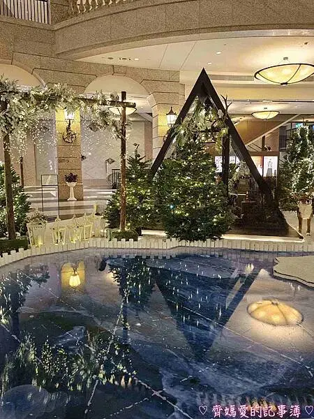 台北信義區．BELLAVITA寶麗廣場 / 新光三越聖誕樹