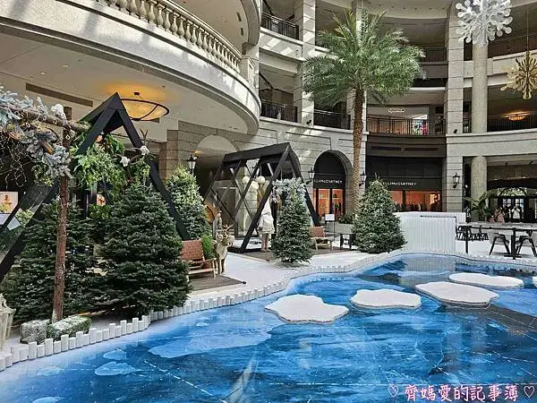 台北信義區．BELLAVITA寶麗廣場 / 新光三越聖誕樹