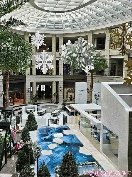 台北信義區．BELLAVITA寶麗廣場 / 新光三越聖誕樹