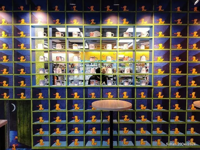 Hi-Life Convenience store Hsinchu river branch store with Jimmy painting theme store,  新竹 Hi-life 護城河畔幾米主題店 by SJKen , Dec 20, 2024.