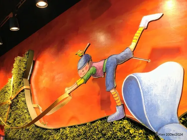 Hi-Life Convenience store Hsinchu river branch store with Jimmy painting theme store,  新竹 Hi-life 護城河畔幾米主題店 by SJKen , Dec 20, 2024.