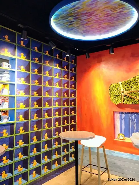 Hi-Life Convenience store Hsinchu river branch store with Jimmy painting theme store,  新竹 Hi-life 護城河畔幾米主題店 by SJKen , Dec 20, 2024.