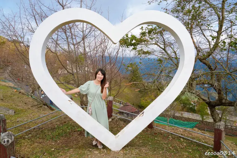 南投旅遊「清境農場」，青青草原綿羊秀時間、門票資訊，親近與餵