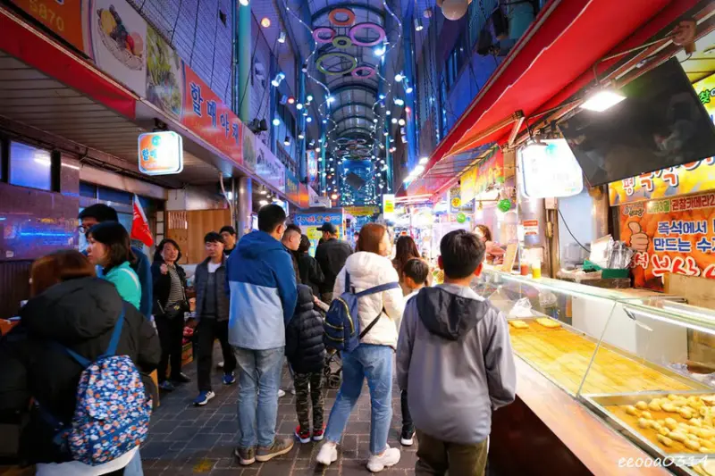 韓國釜山夜市美食「富平罐頭市場」，南浦洞密陽血腸豬肉湯飯，釜