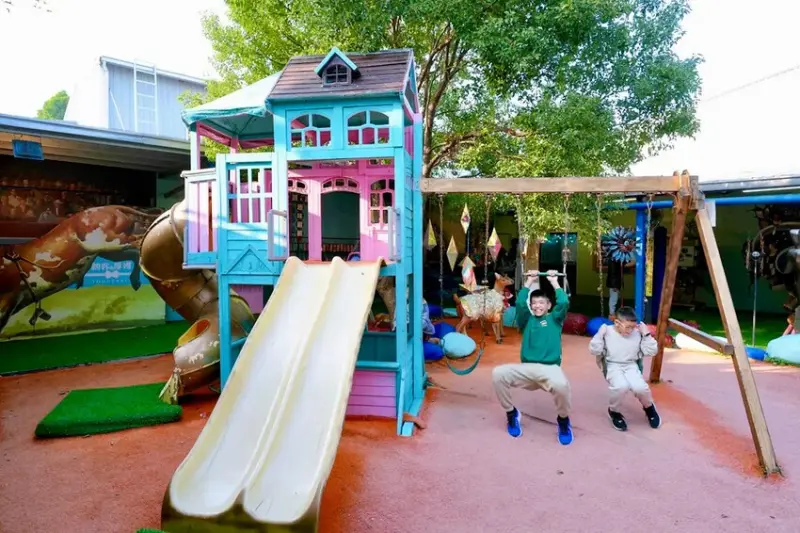 台中親子景點「約客&厚禮 築夢手創館」，粉紅芭比廣場、冰雪奇