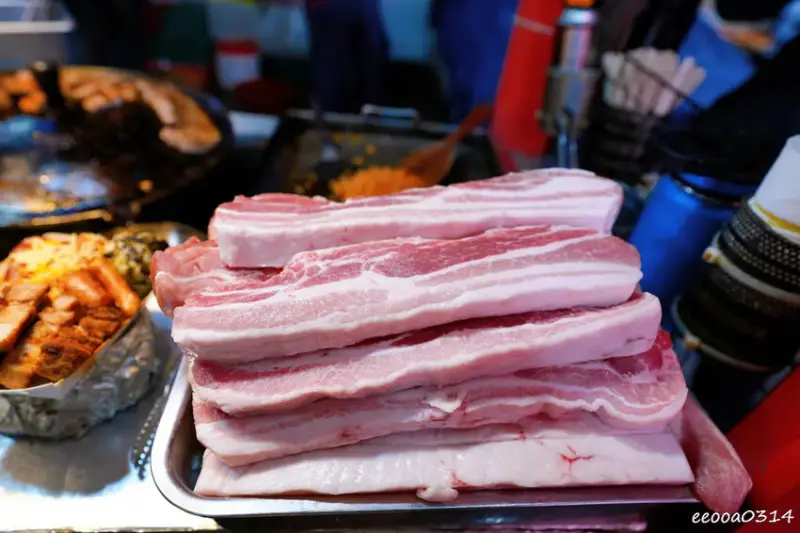 韓國釜山夜市美食「富平罐頭市場」，南浦洞密陽血腸豬肉湯飯，釜