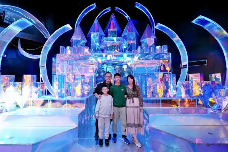 台中親子景點「約客&厚禮 築夢手創館」，粉紅芭比廣場、冰雪奇